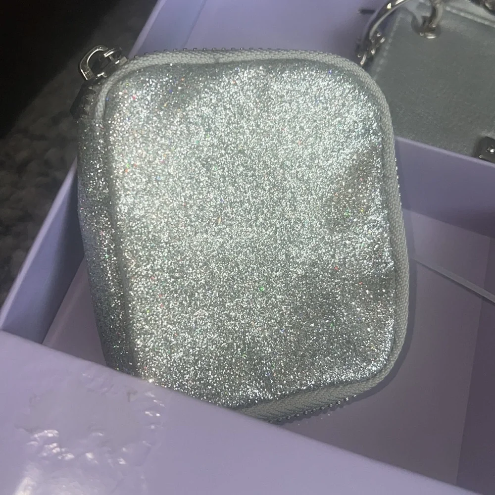 NWT Madden Girl cute silver , 3 piece gift set,coin or card, pouch, tech case